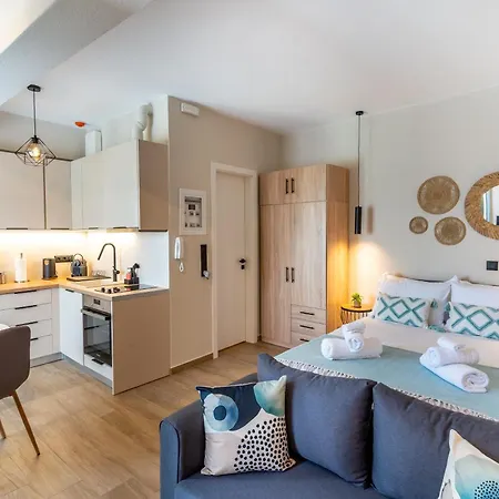 Phevos & Athena Luxury With View In Holiday home *