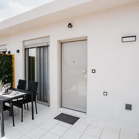 Phevos & Athena Luxury With View In Nea Makri